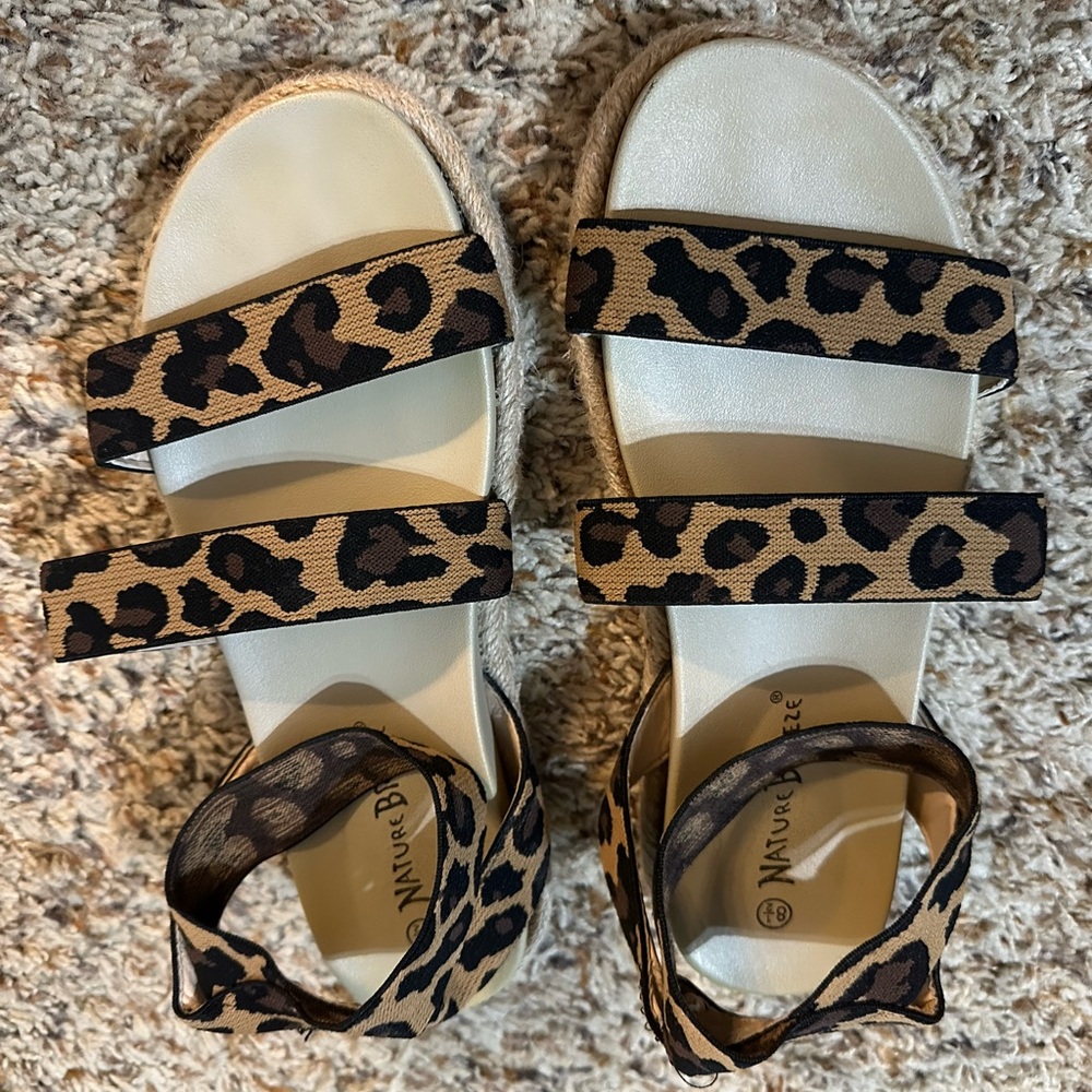 Nature Breeze Leopard Print Sandals